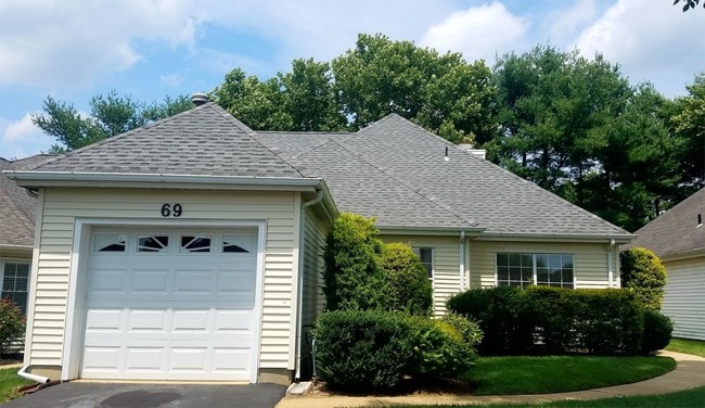 69 Hazel Dr in Freehold, NJ - Building Photo - Building Photo