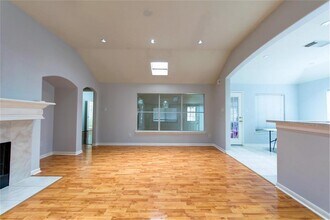 11514 Hills Bridge Ln in Sugar Land, TX - Building Photo - Building Photo