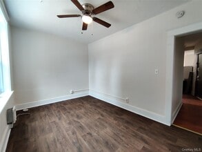 98 Montgomery St in Poughkeepsie, NY - Foto de edificio - Building Photo