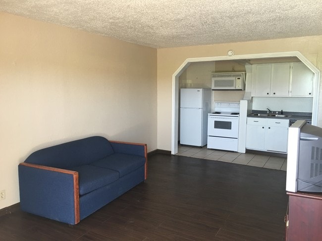 2502 W Ferguson Rd, Unit 8 in Mount Pleasant, TX - Building Photo - Building Photo