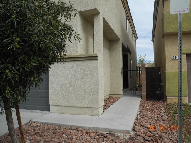 5254 Coral Ribbon Ave in Las Vegas, NV - Building Photo - Building Photo