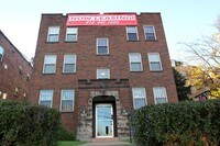 Building Photo - Oakland Apartments in Pittsburgh, Pennsylvania
