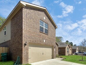 10607 Lost aples Dr in Cleveland, TX - Foto de edificio - Building Photo