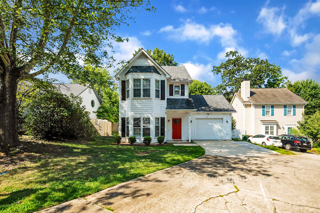 103 London Plain Ct in Cary, NC - Foto de edificio