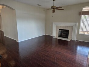 32157 Callesito Fadrique in Temecula, CA - Building Photo - Building Photo