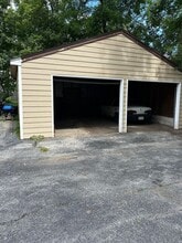 405 N East Ave. (16 Unit) in Waukesha, WI - Foto de edificio - Building Photo