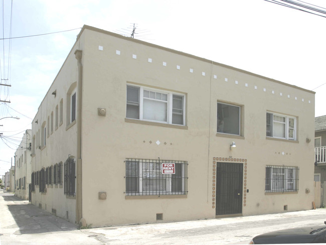 623 E Broadway in Long Beach, CA - Foto de edificio - Building Photo