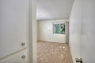 5518 Armitos Ave in Goleta, CA - Building Photo - Building Photo