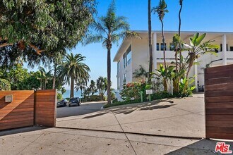 27400 Pacific Coast Hwy, Unit 108 in Malibu, CA - Building Photo - Building Photo