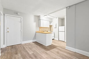 147 E 37th St, Unit 3 in New York, NY - Building Photo
