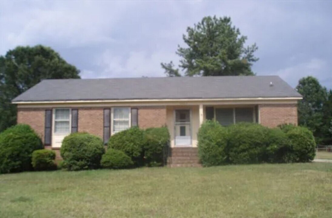 2707 Scarlet Cir in Charlotte, NC - Building Photo