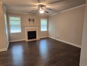 305 Holdings Dr in Lawrenceville, GA - Building Photo - Building Photo