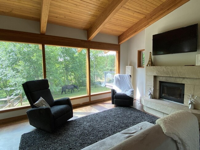 property at 1425 Benzon Crescent