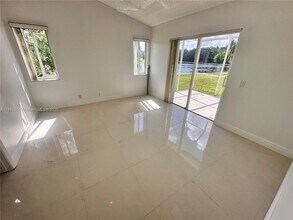 4366 Mahogany Ridge Dr in Weston, FL - Building Photo - Building Photo