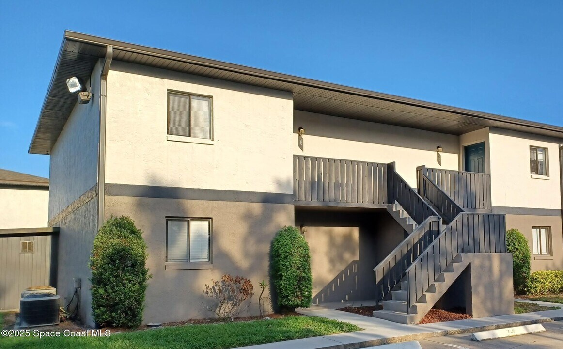 1802 University Ln in Cocoa, FL - Building Photo