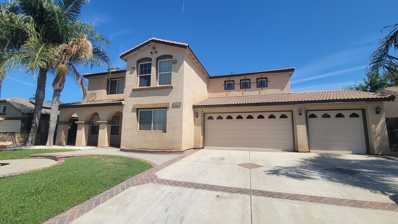 4402 Sun Devils Ave in Bakersfield, CA - Building Photo