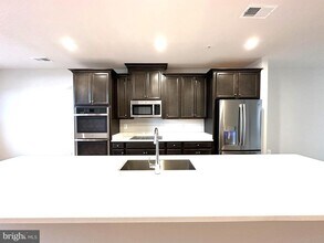 13518 Innovation Station Lp in Herndon, VA - Building Photo - Building Photo