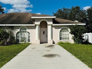 621 Bluebill Ln in Poinciana, FL - Foto de edificio - Building Photo