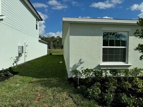 10509 NW Suncrest Lp in Port St. Lucie, FL - Building Photo - Building Photo