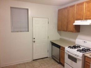 7835 S Saginaw Ave-Unit -2 in Chicago, IL - Building Photo - Building Photo