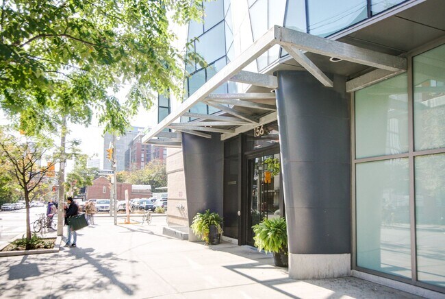 156-156 Portland St in Toronto, ON - Building Photo - Building Photo