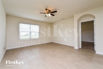 2718 SW 8th Ct in Cape Coral, FL - Building Photo - Building Photo