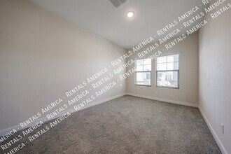 7857 N 79th Ave in Glendale, AZ - Foto de edificio - Building Photo