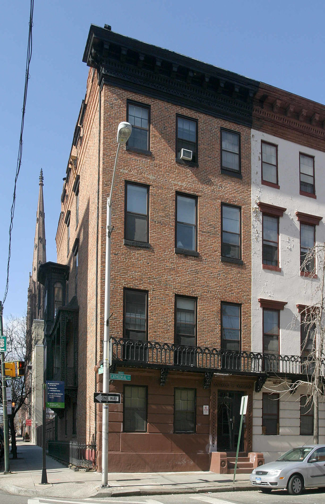 800 Cathedral St in Baltimore, MD - Foto de edificio - Building Photo