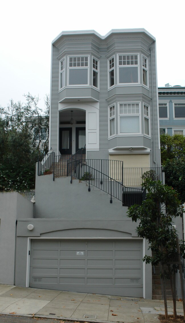 347 Lombard St in San Francisco, CA - Building Photo - Building Photo