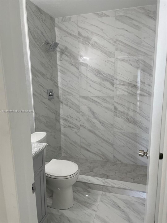 7927 SW 4th St-Unit -0 in Miami, FL - Building Photo