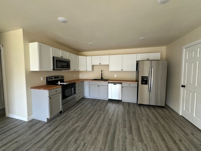 property at 16899 S 12th St
