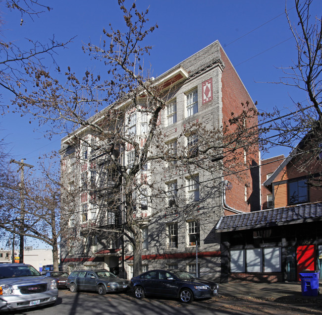 Altonia Apartments in Portland, OR - Building Photo - Building Photo