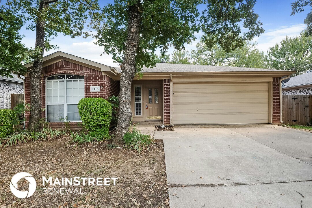 1113 Glen Creek Dr in Mansfield, TX - Building Photo