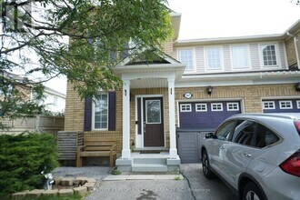 657 Thompson Rd S in Milton, ON - Building Photo - Building Photo