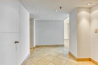 11 Farrey Ln, Unit 1408 in Miami Beach, FL - Building Photo - Building Photo