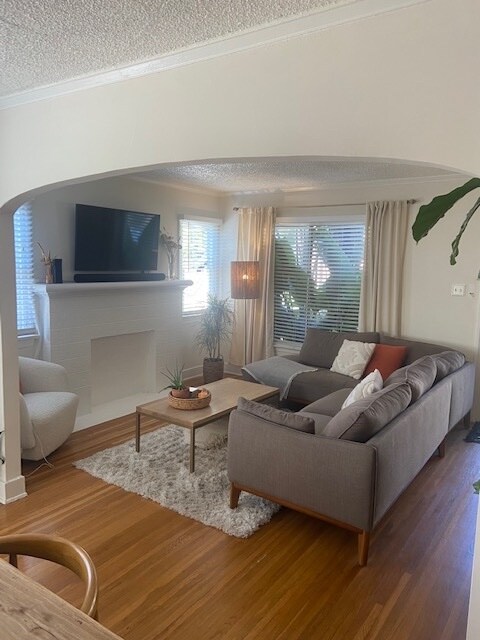 7518 Willoughby Ave in West Hollywood, CA - Building Photo
