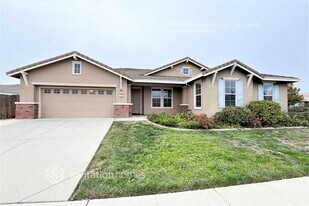 2101 Greenhorn Creek Cir in Plumas Lake, CA - Building Photo