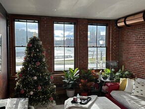 98 Genesee St, Unit 2nd Floor in Utica, NY - Building Photo - Building Photo