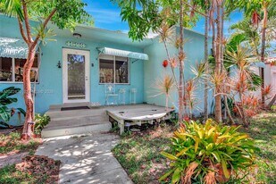 1523 Dewey St in Hollywood, FL - Building Photo