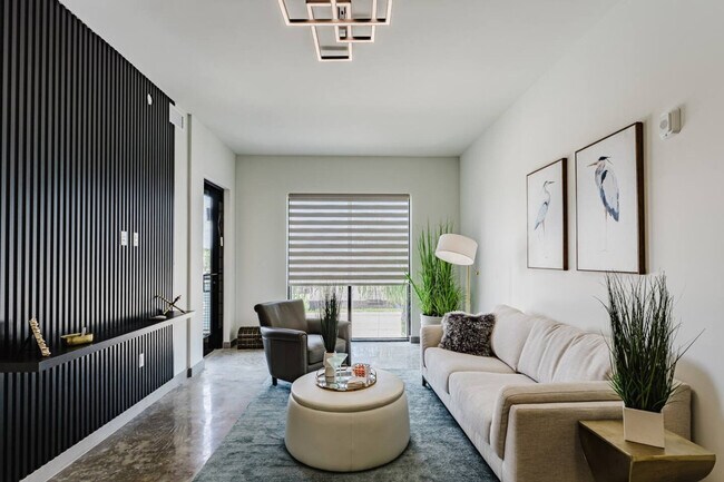 2750 Griffin Rd in Fort Lauderdale, FL - Building Photo - Building Photo