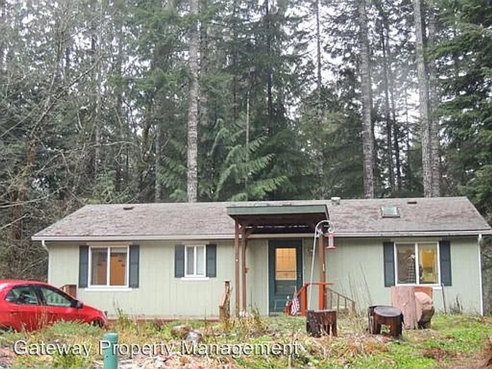 91 Gadwall Pl N in Hoodsport, WA - Building Photo