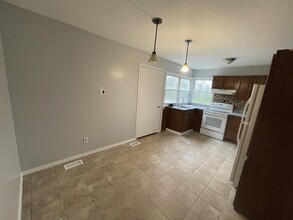 37 Pershing Ln in Sicklerville, NJ - Building Photo - Building Photo