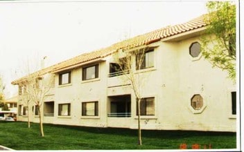 Vizcaya at the Trails in Las Vegas, NV - Building Photo - Building Photo