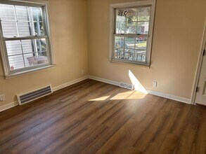 4457 1st St in Wayne, MI - Foto de edificio - Building Photo