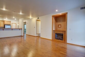 1850 SW Scenic Heights St in Oak Harbor, WA - Building Photo - Building Photo