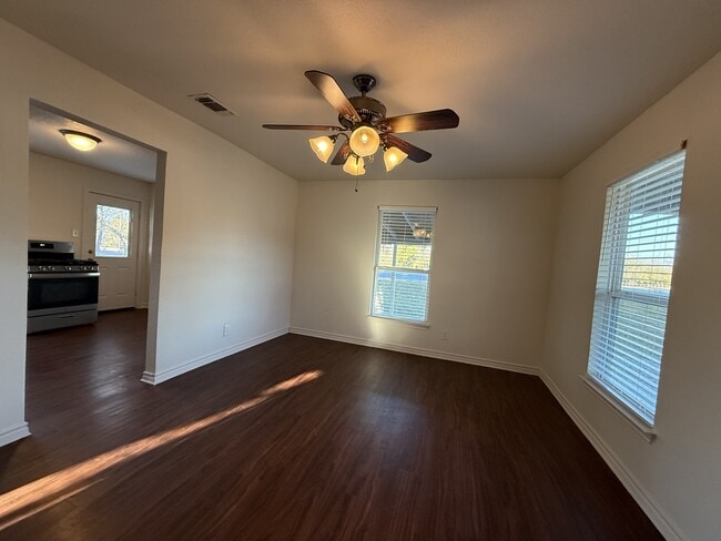 7665 Dahlen St in Fort Worth, TX - Building Photo - Building Photo