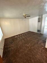 37144 Gore Dr-Unit -gore37144 in Lebanon, OR - Building Photo - Building Photo