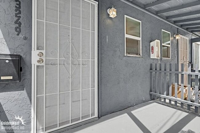 3245 Bramson Pl in San Diego, CA - Building Photo - Building Photo