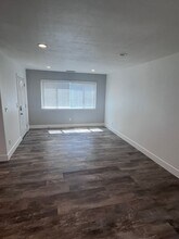8120 Hauge Dr in Elverta, CA - Building Photo - Building Photo