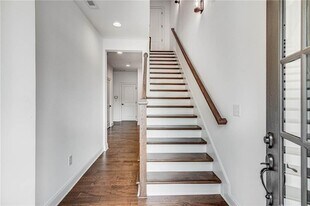 6562 Beacon Dr in Sandy Springs, GA - Building Photo